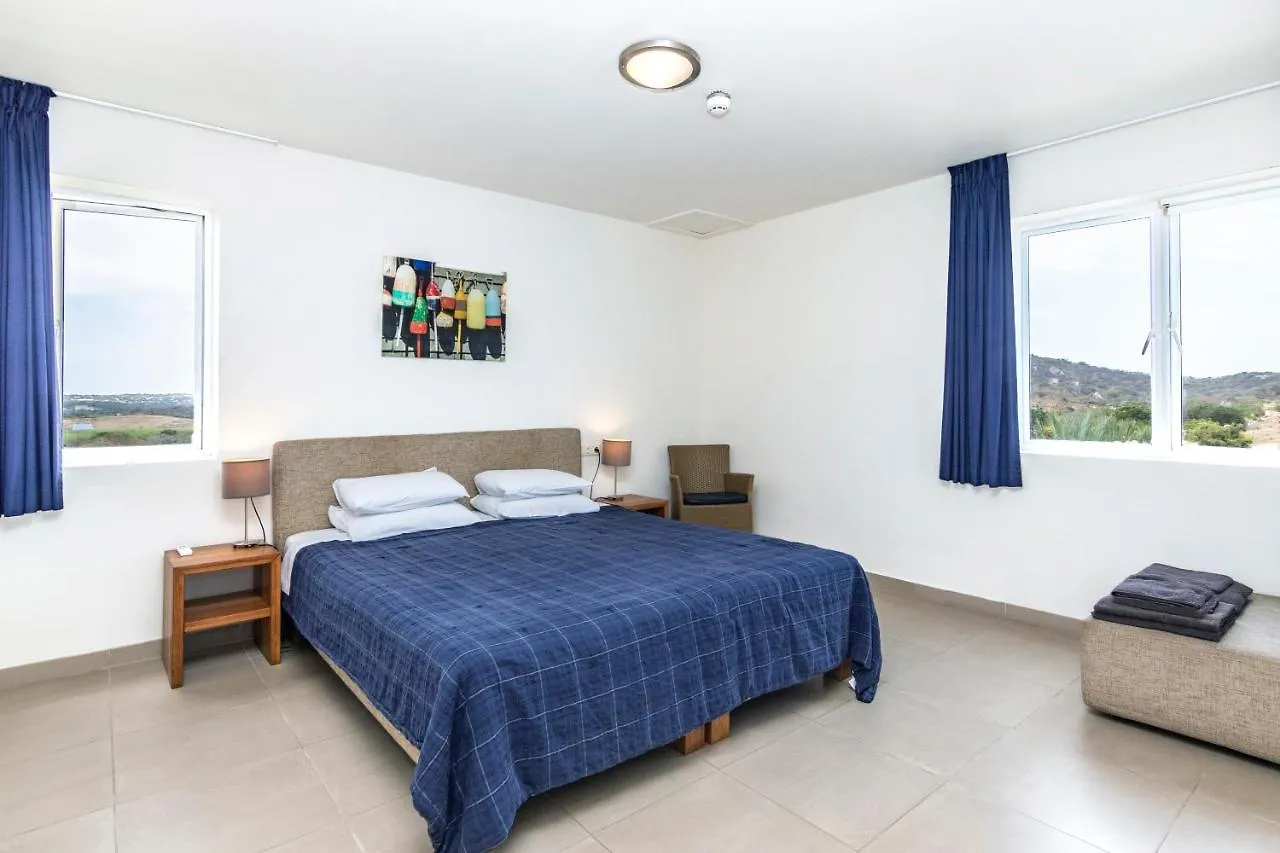 Triple Tree # 7 Apartment Blue Bay